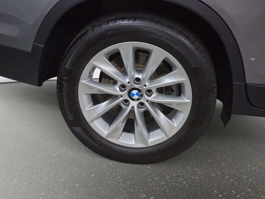 Used 2015 Space Gray Metallic BMW xDrive28d image 35