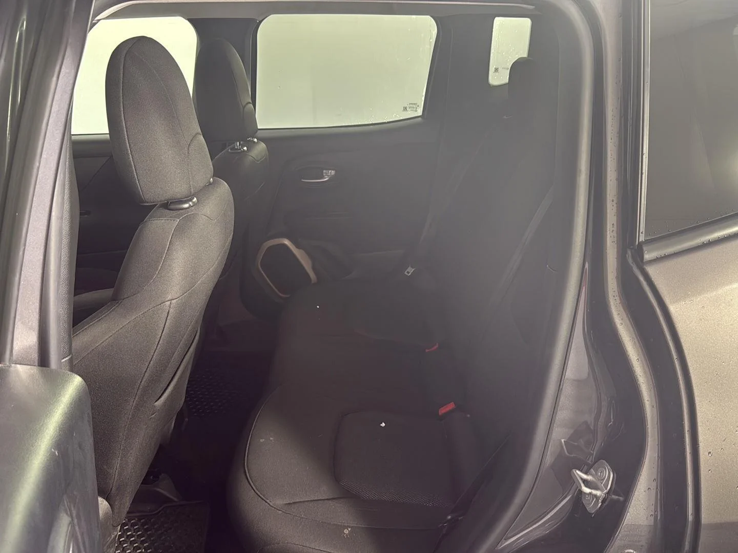 Used 2017 Granite Crystal Metallic Clearcoat Jeep Latitude image 9