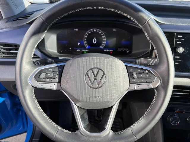 Certified Used 2022  Volkswagen 1.5T SE image 16