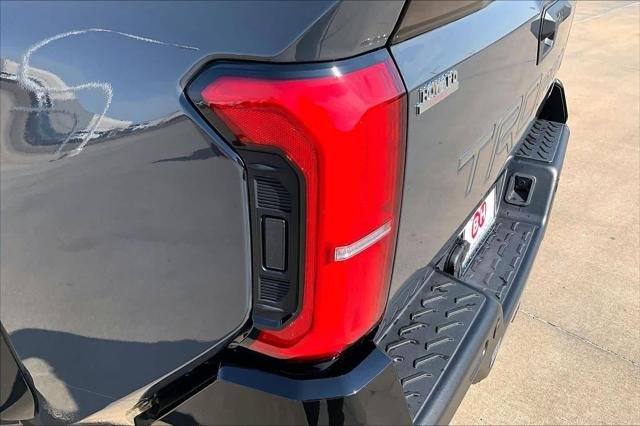 2025 Toyota Tacoma TRD Pro - Photo 28