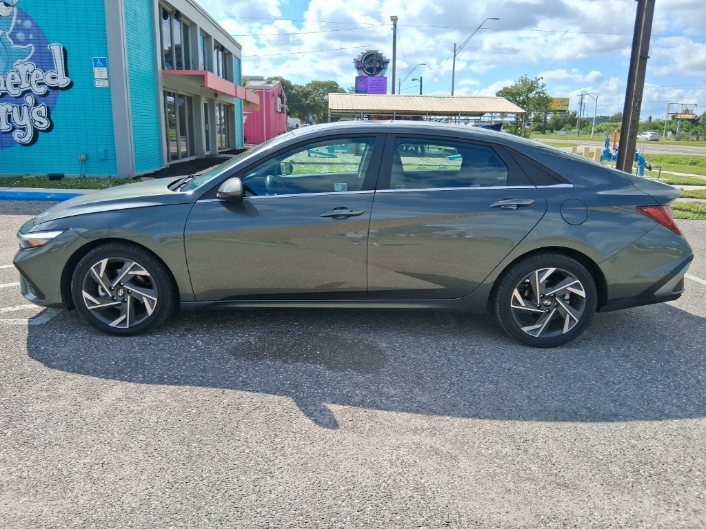 2025 Hyundai Elantra SEL - Photo 6
