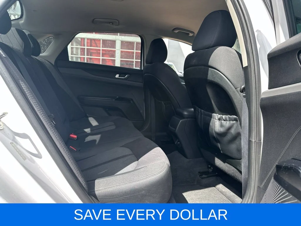 Used 2023 White Kia LXS image 18