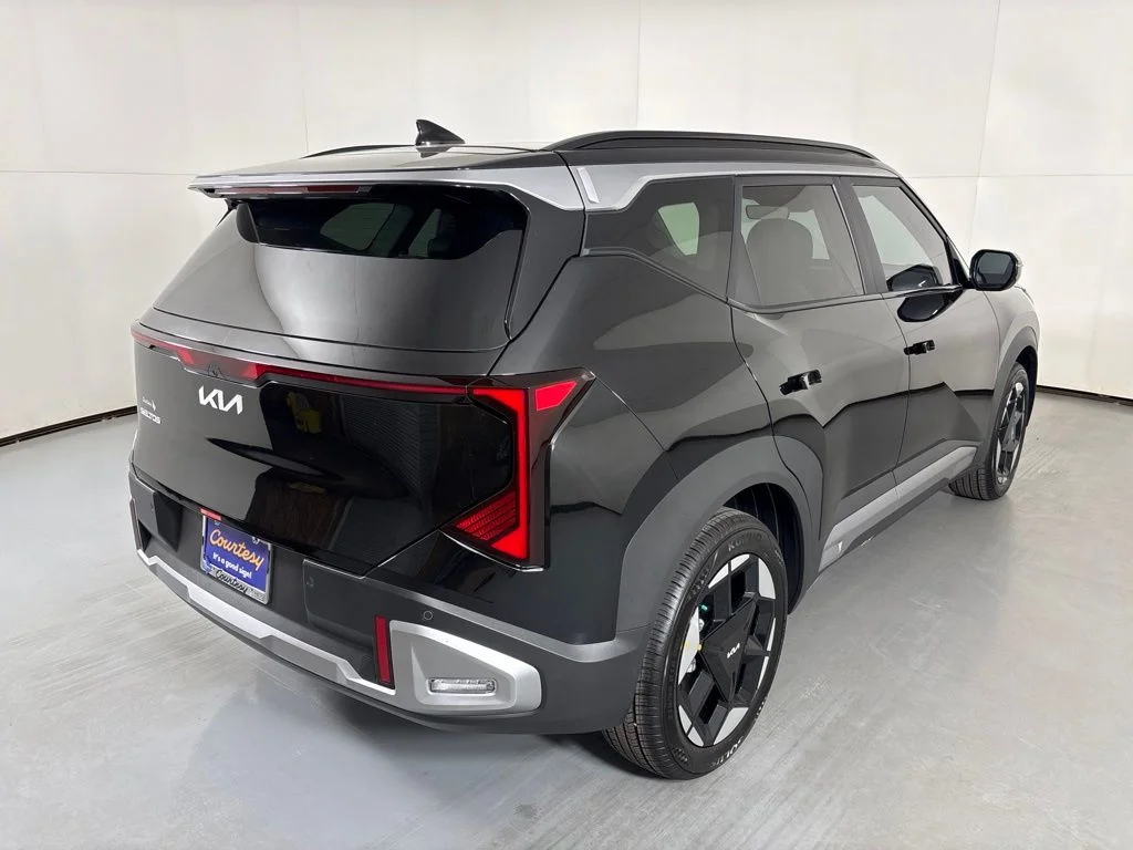 New 2027 Aurora Black Pearl Kia EX image 8