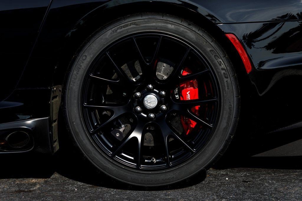 2017 Dodge Viper GTC - Photo 22