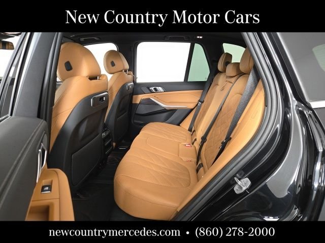 Used 2024 Black BMW xDrive40i image 17