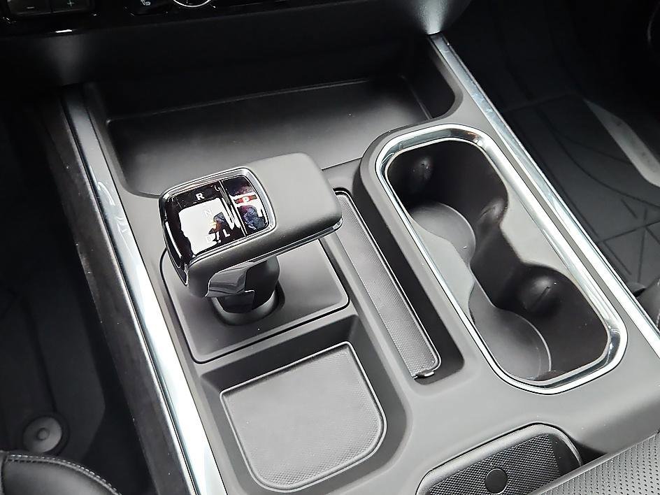 2026 Chevrolet Silverado 1500 LTZ - Photo 20