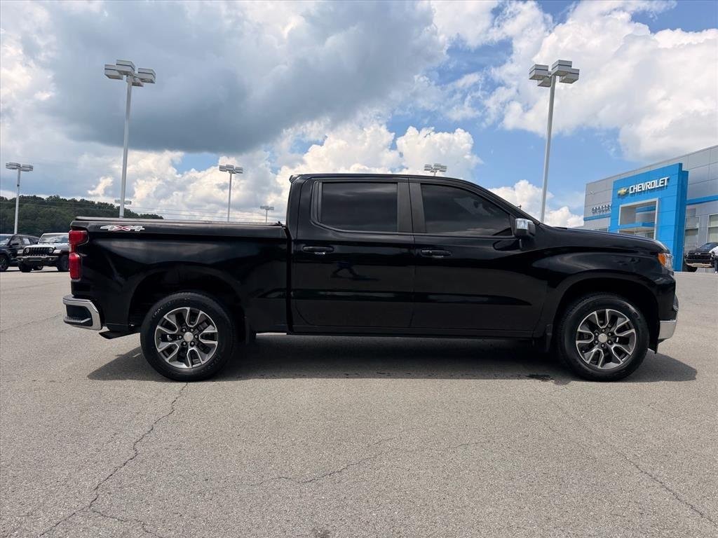 Used 2022 Black Chevrolet LT image 7