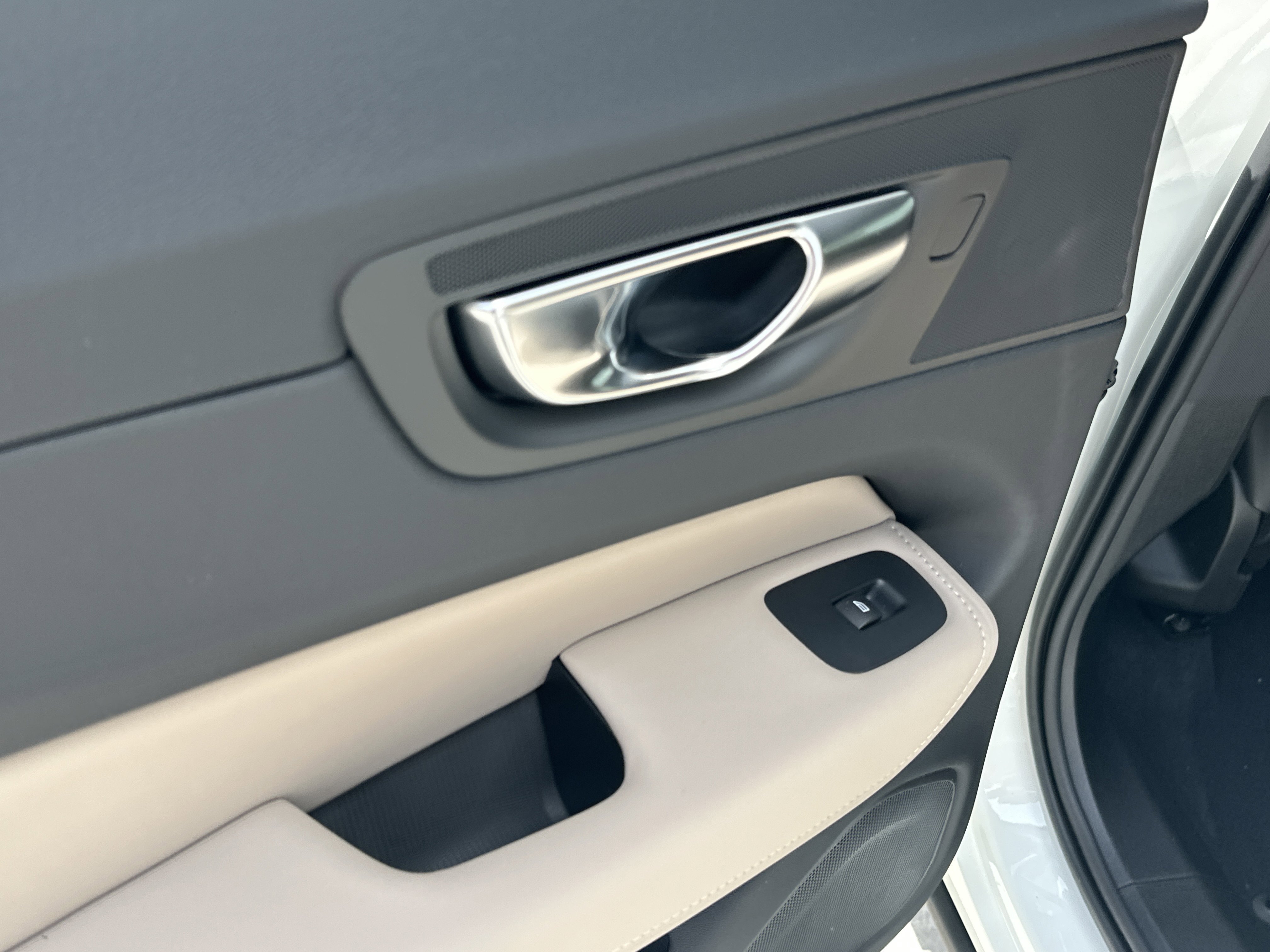 New 2026  Volvo Plus image 13