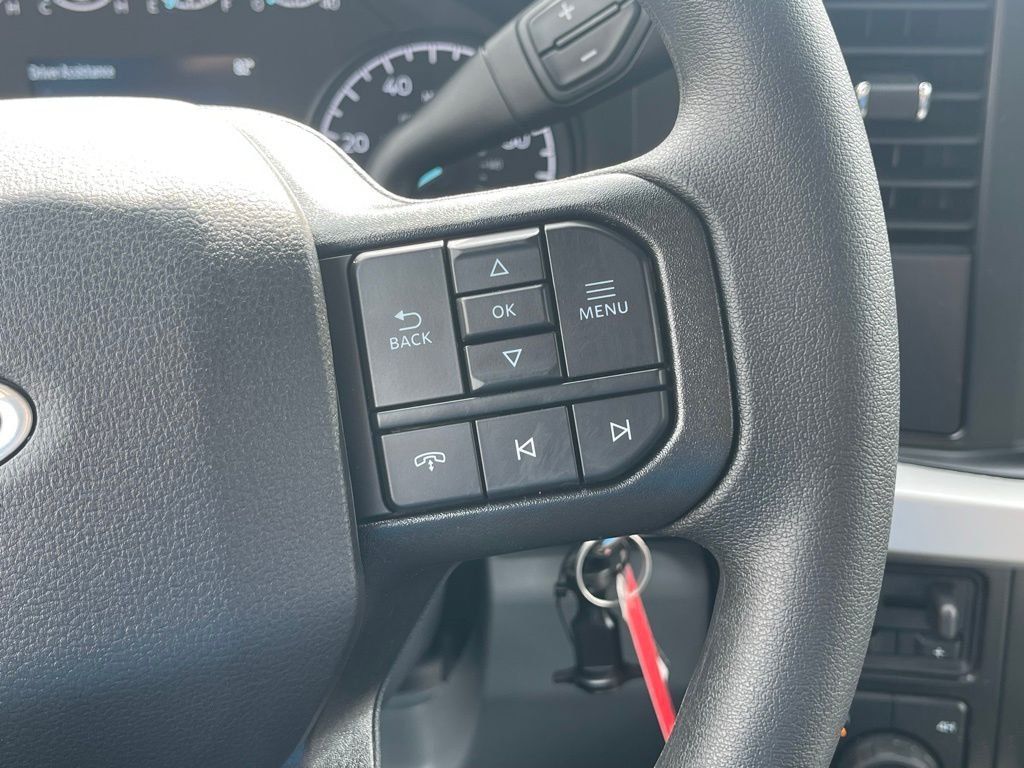 New 2026 Oxford White Ford F-450® XL image 31
