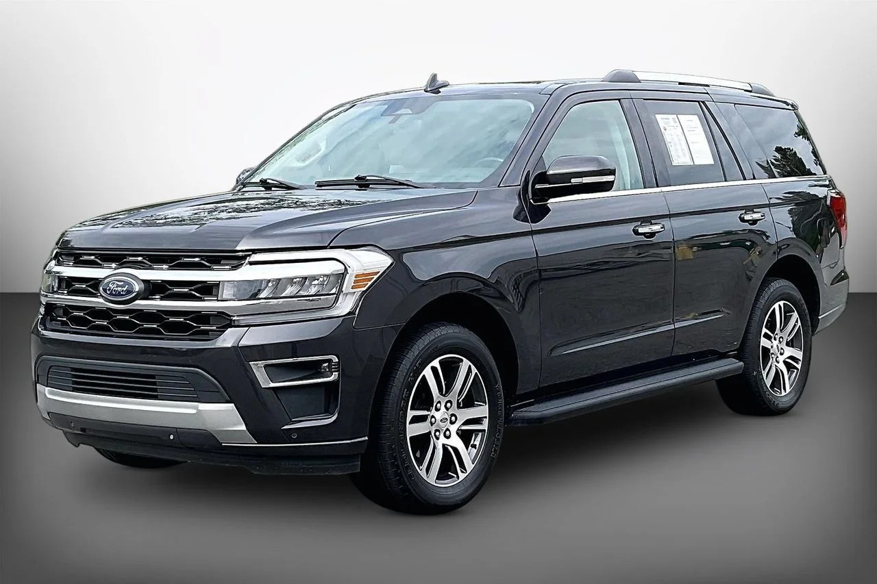 Used 2024 Gray Ford Limited image 4