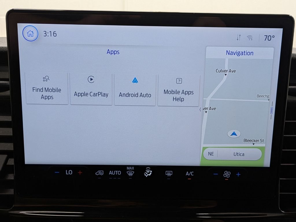 Used 2024 White Ford XLT image 7