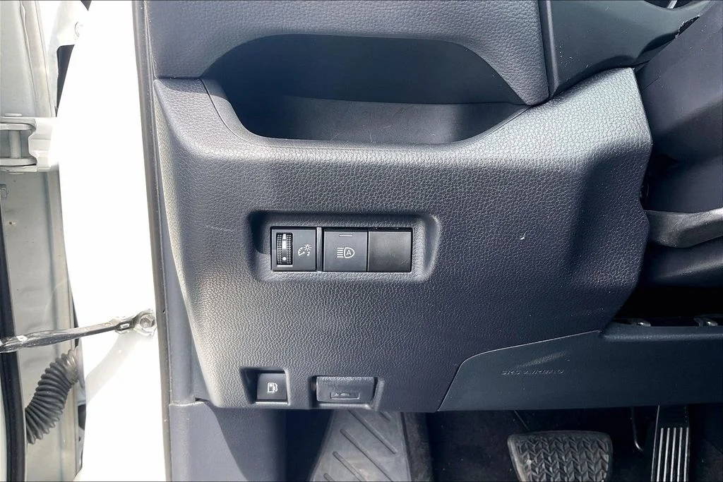 Used 2021 White Toyota XLE image 35