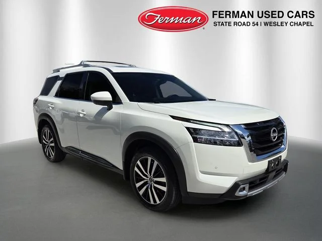 2024 Nissan Pathfinder Platinum 4WD's photo
