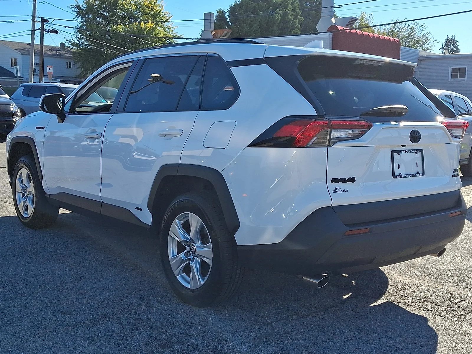Used 2021 White Toyota XLE image 4