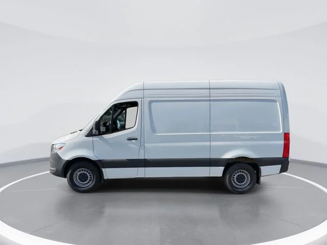 Used 2025 White Mercedes-Benz Cargo 144 WB image 5