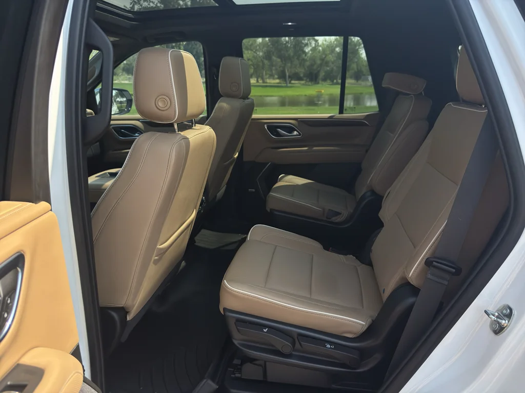Used 2023 Iridescent Pearl Tricoat Chevrolet Premier image 23
