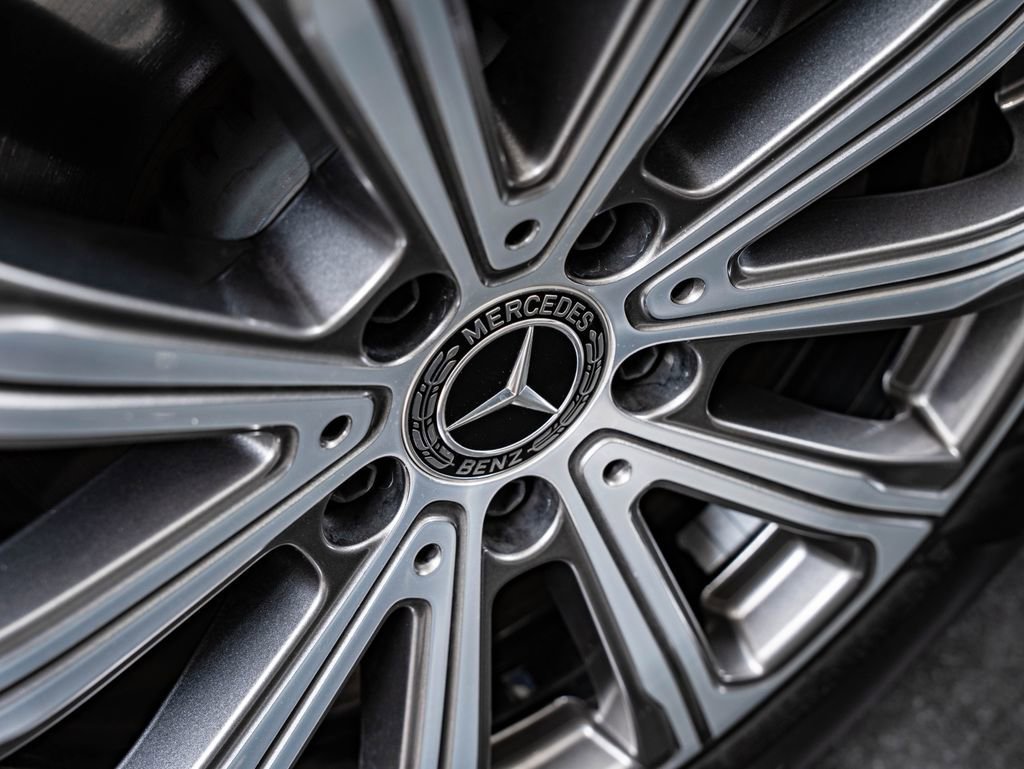 Certified Used 2025 Black Mercedes-Benz GLC 300 image 8