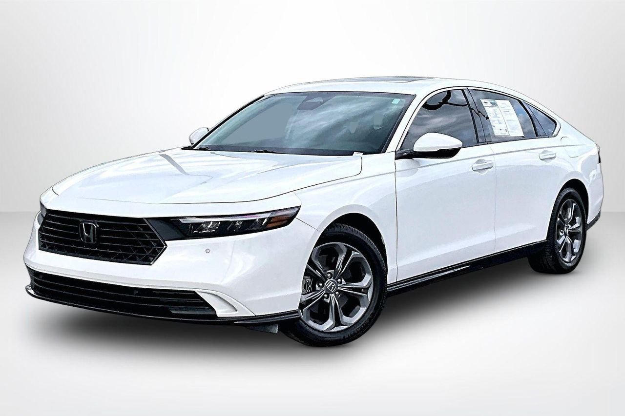 Used 2024 Platinum White Pearl Honda EX-L image 3