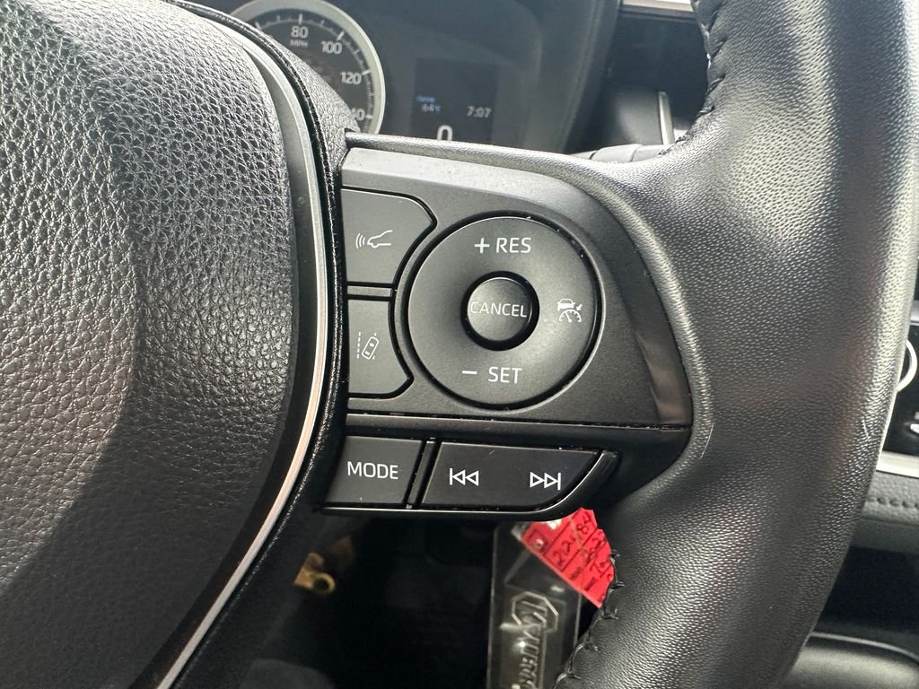 Used 2022 Pearl Toyota SE image 21
