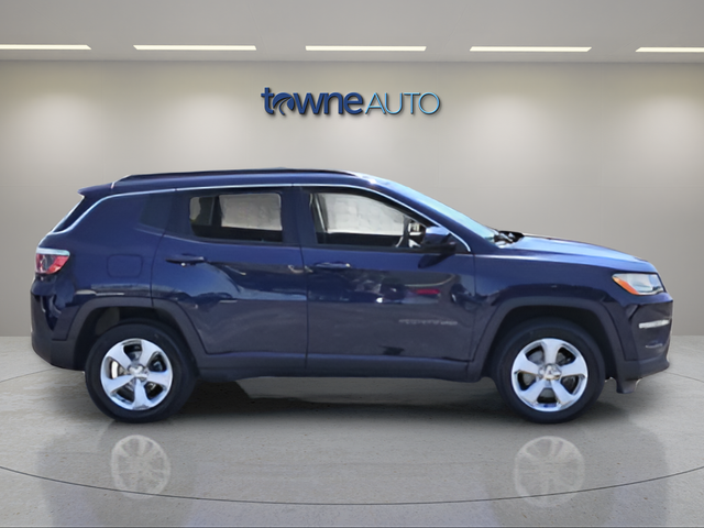 Used 2019 Blue Jeep Latitude image 6