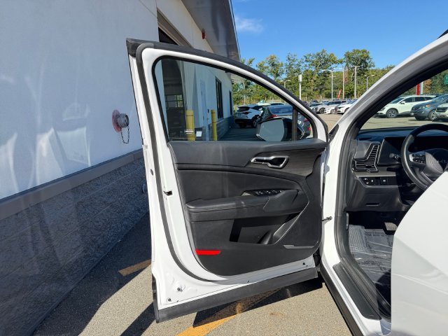 Used 2025 White Kia X-Line image 29