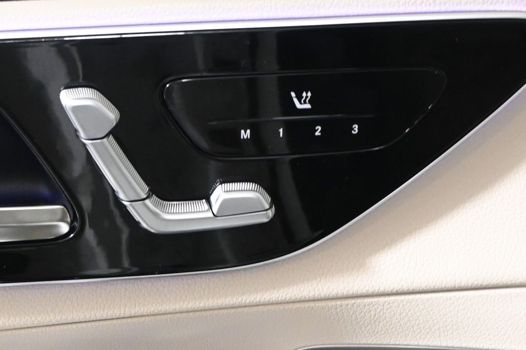 Used 2026 Polar White Mercedes-Benz GLC 300 image 22