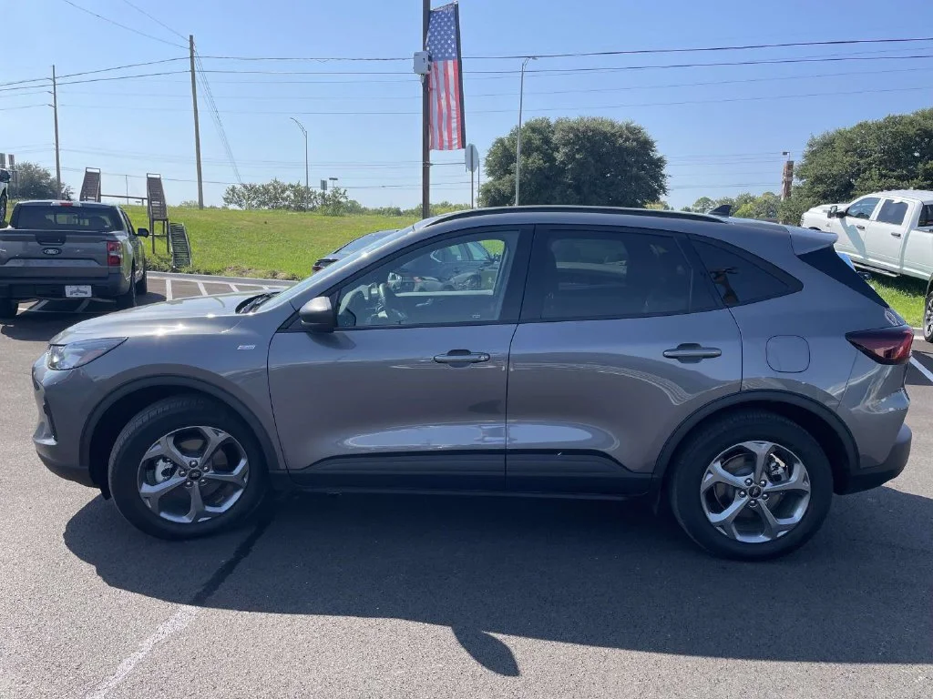 Used 2025 Gray Ford ST-Line image 6