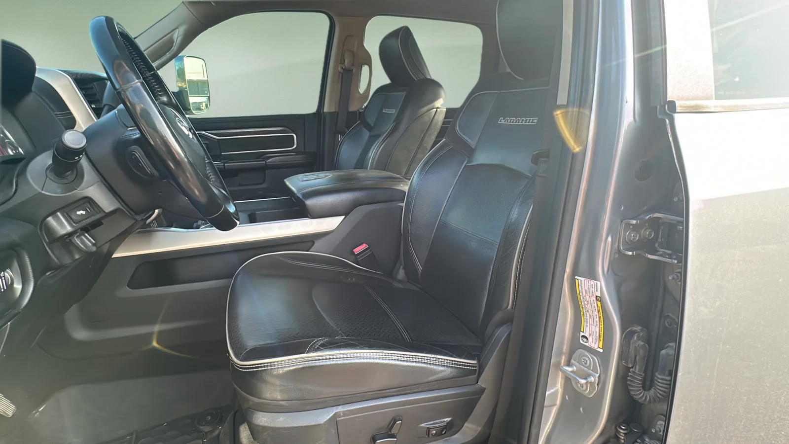 Used 2021 Silver Ram Laramie image 17