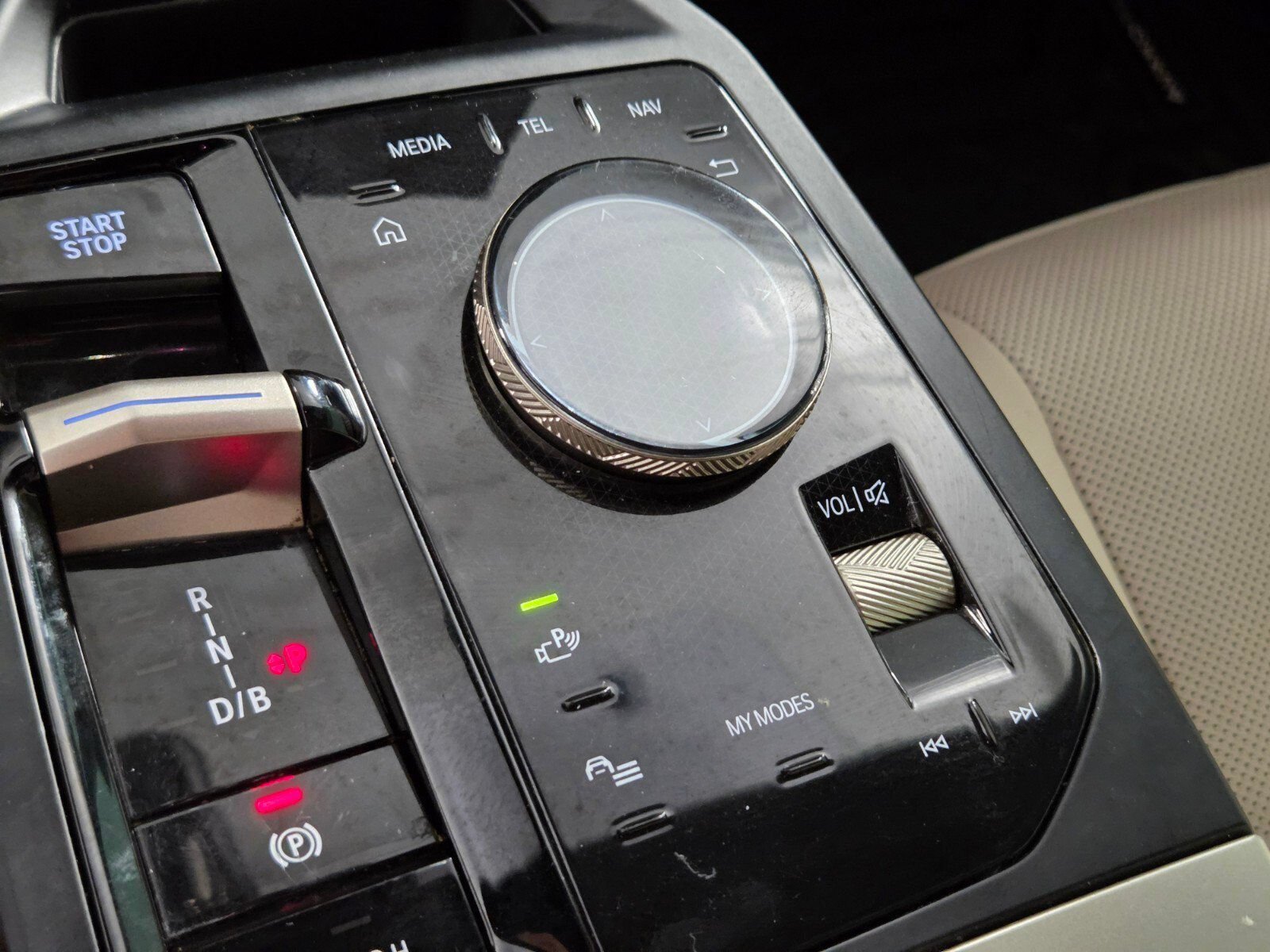 2024 BMW iX Base - Photo 26