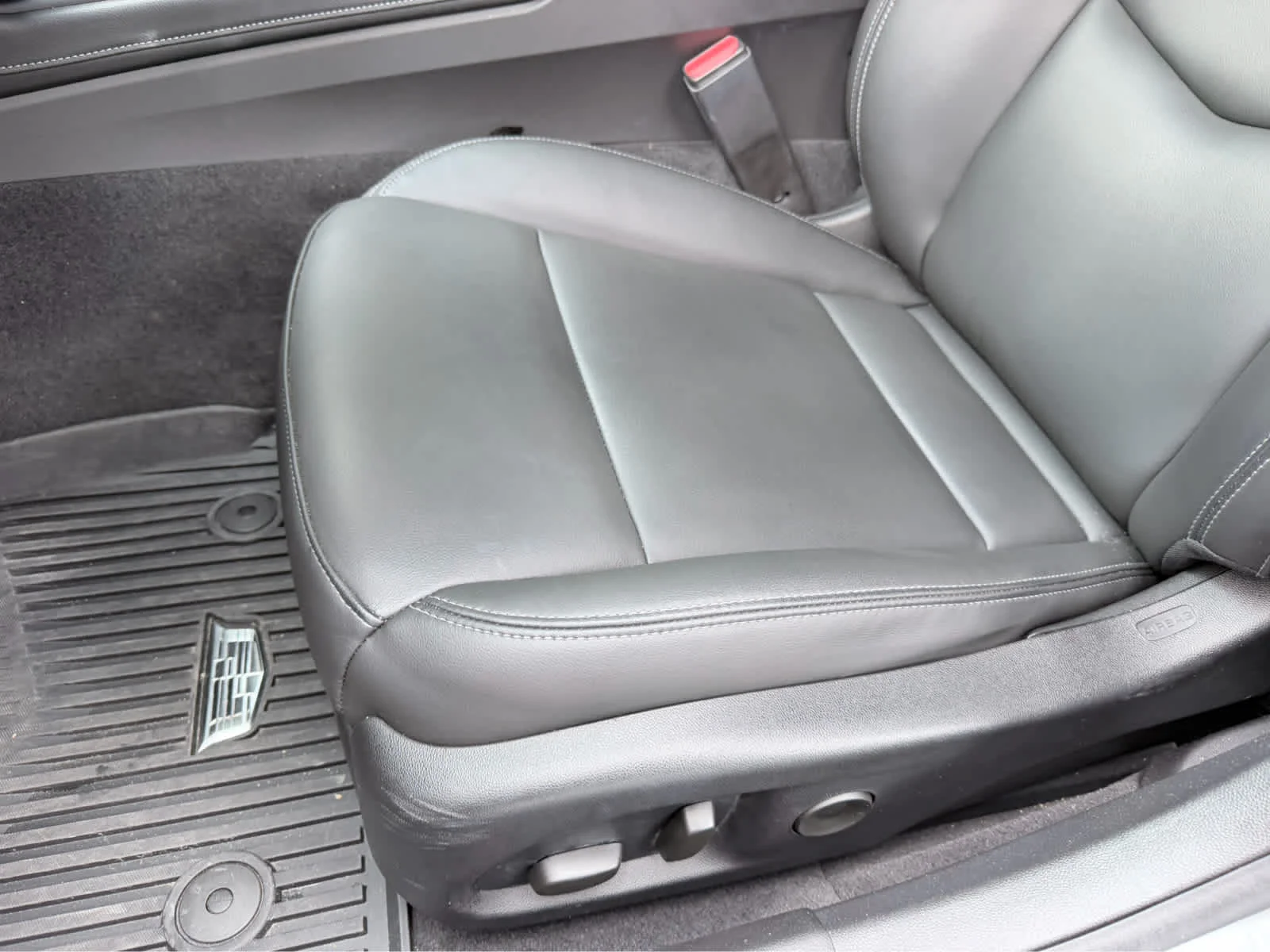 Used 2024 Argent Silver Metallic Cadillac Luxury image 25