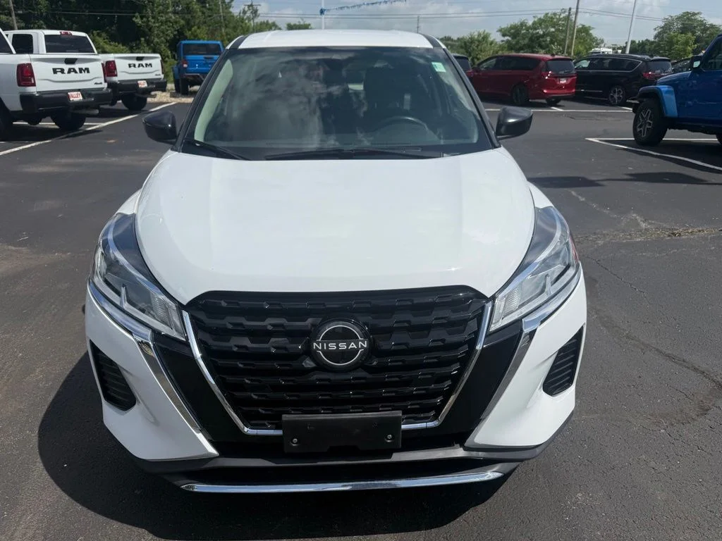 Certified Used 2023 White Nissan S image 9