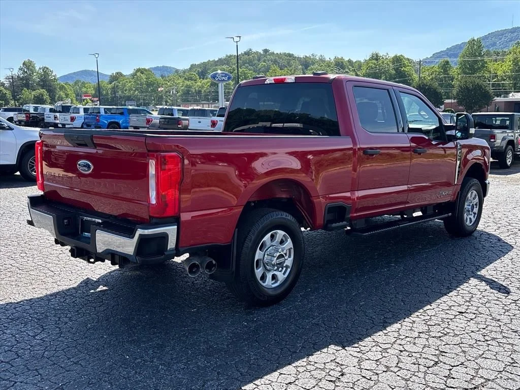 Used 2023 Red Ford XLT image 8
