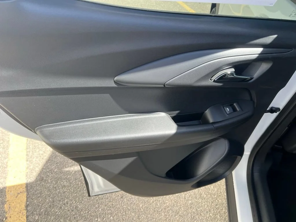 New 2026 Iridescent Pearl Tricoat Chevrolet RS image 20