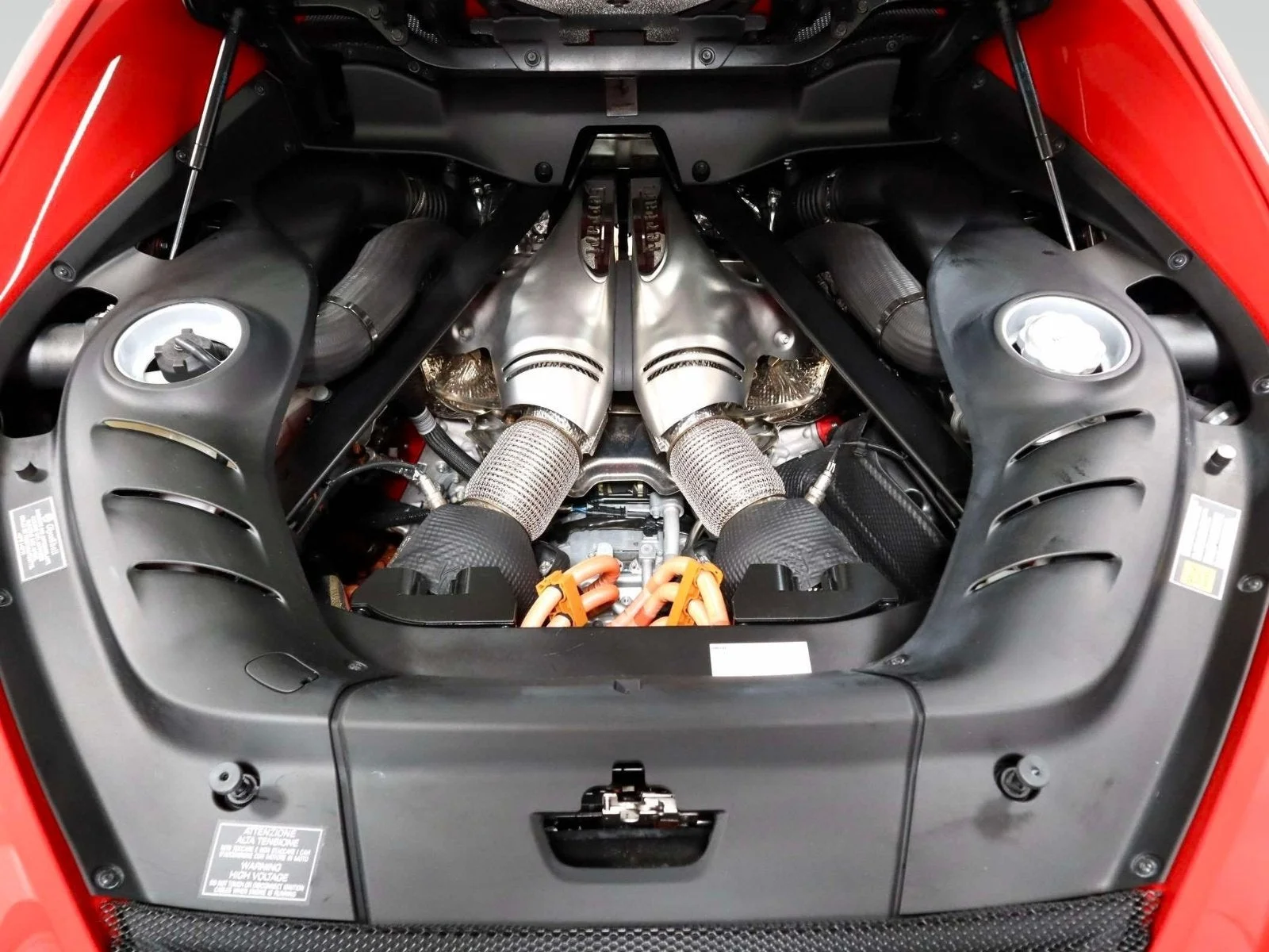 Used 2024 Rosso Corsa Metallizzato Ferrari  image 15