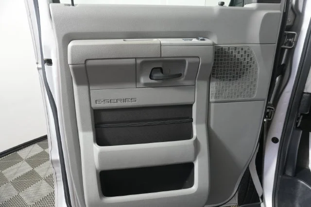 Used 2014 Ingot Silver Metallic Ford XLT image 25