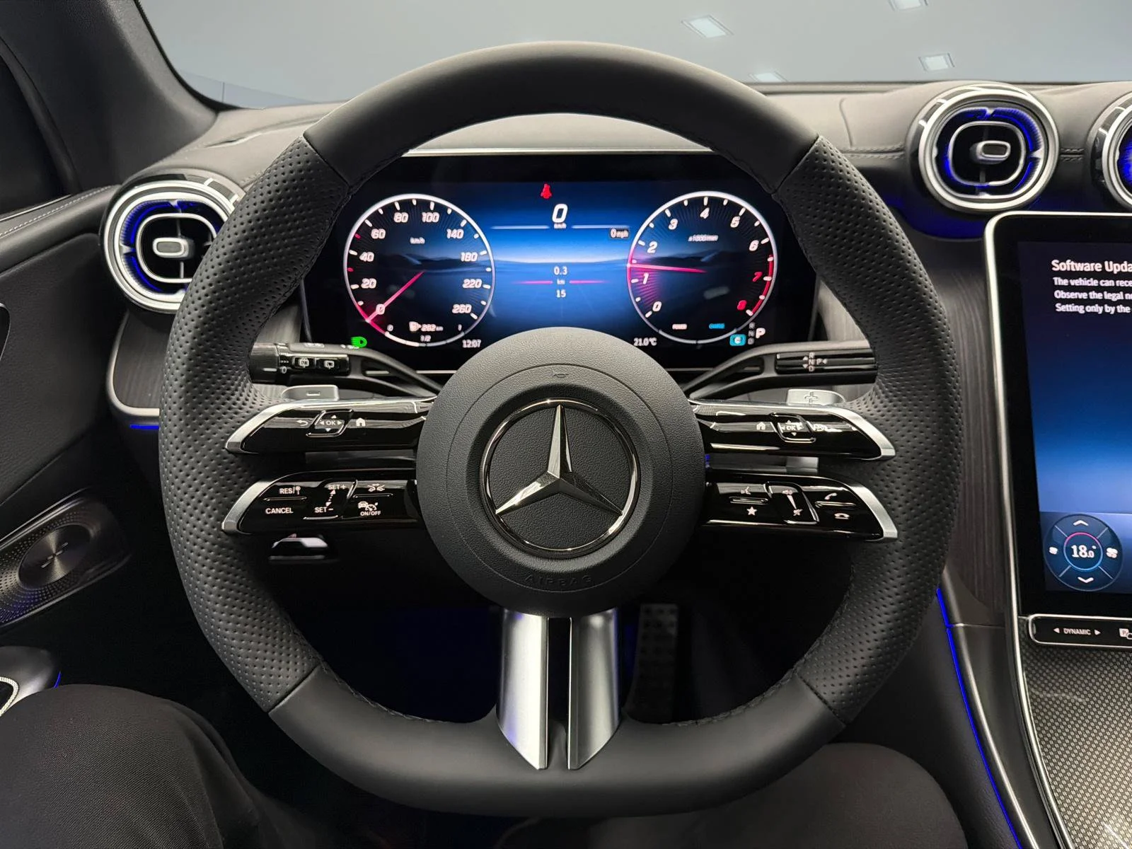 New 2027 White Mercedes-Benz GLC 300 image 14