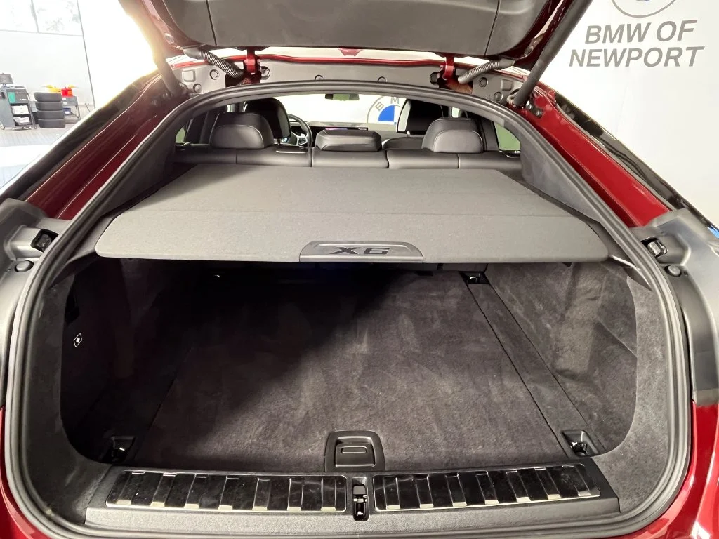 Used 2026 Red Metallic BMW xDrive40i image 19