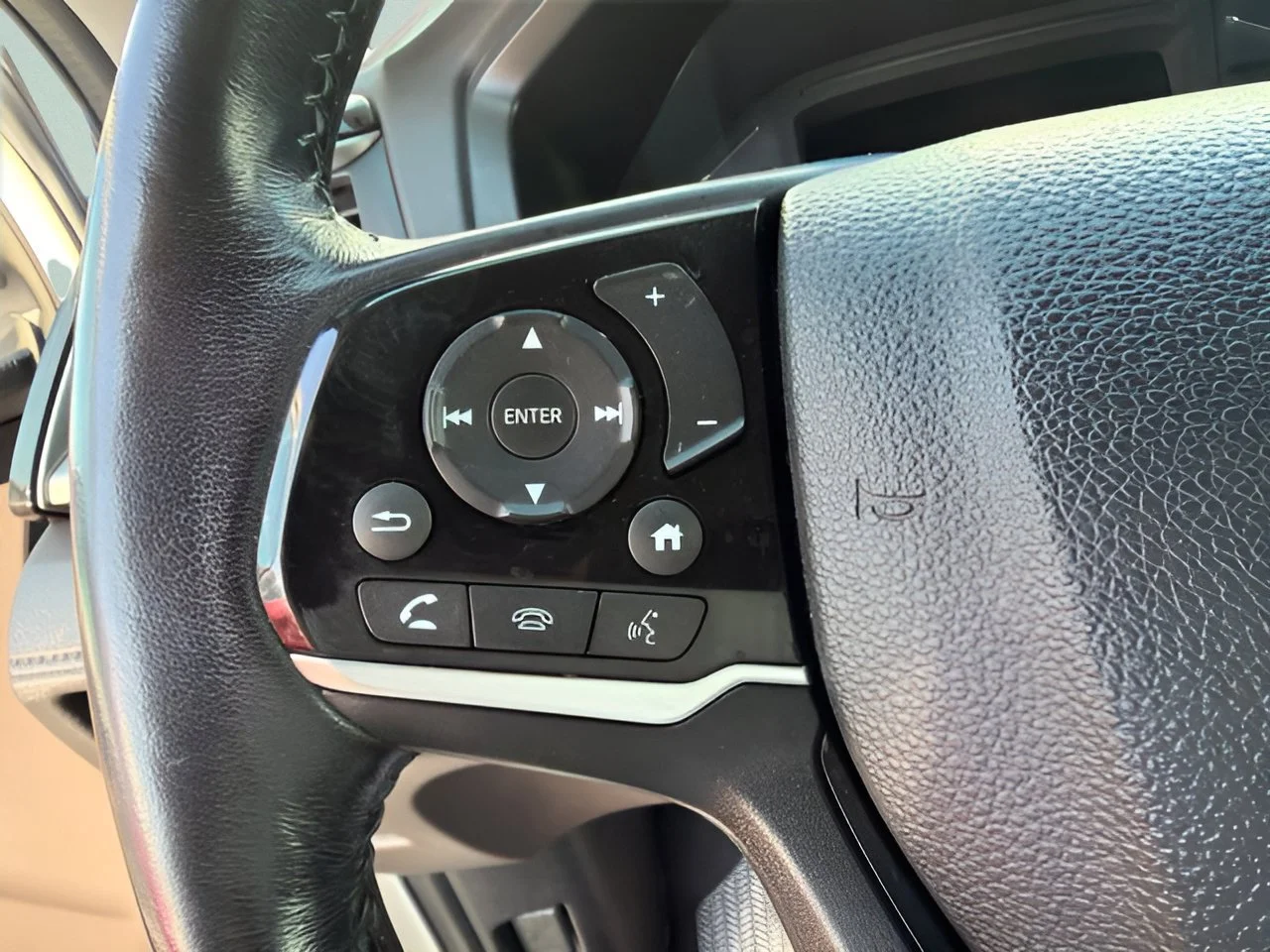 Used 2018 White Diamond Pearl Honda Elite image 13