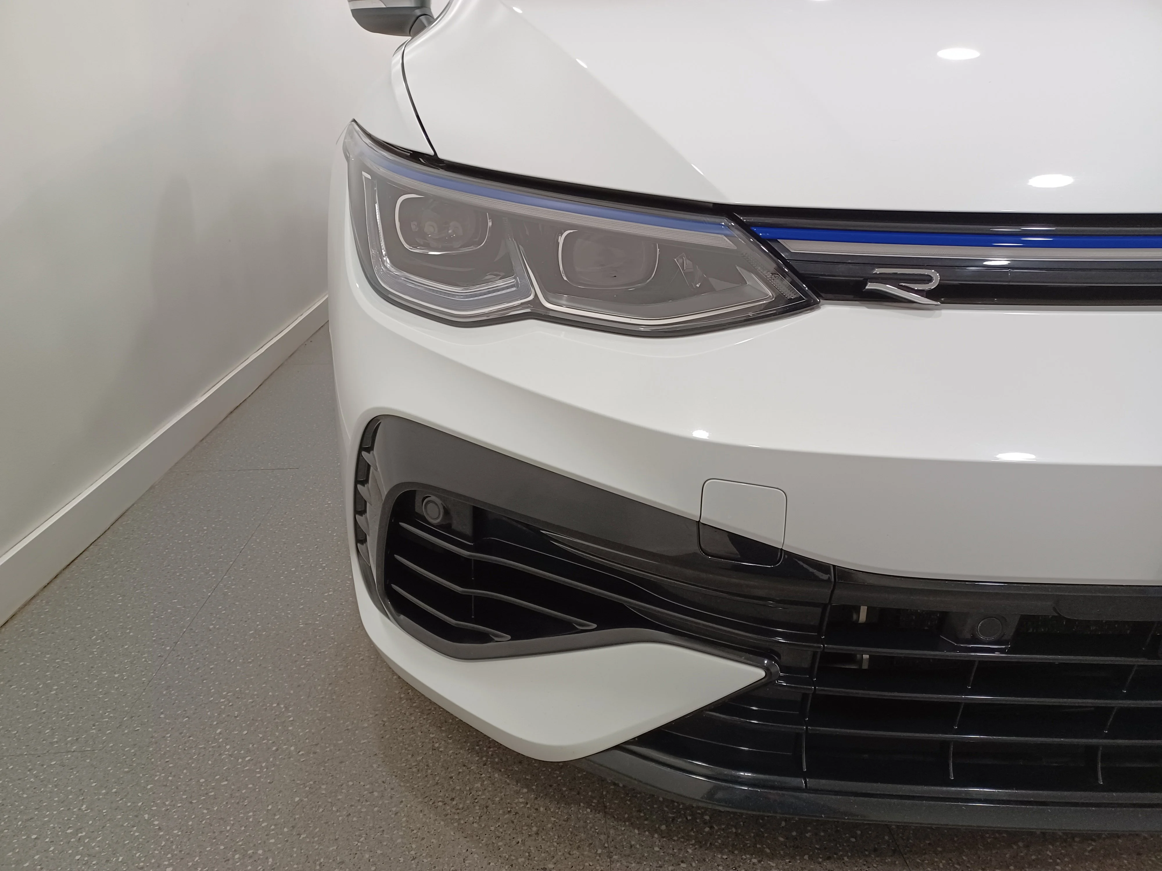Certified Used 2024 White Volkswagen R 4Motion DSG*315HP!! | AWD | Nav | Cooled Seats | Sunroof | Htd Wheel | Harman/Kardon® Audio image 4