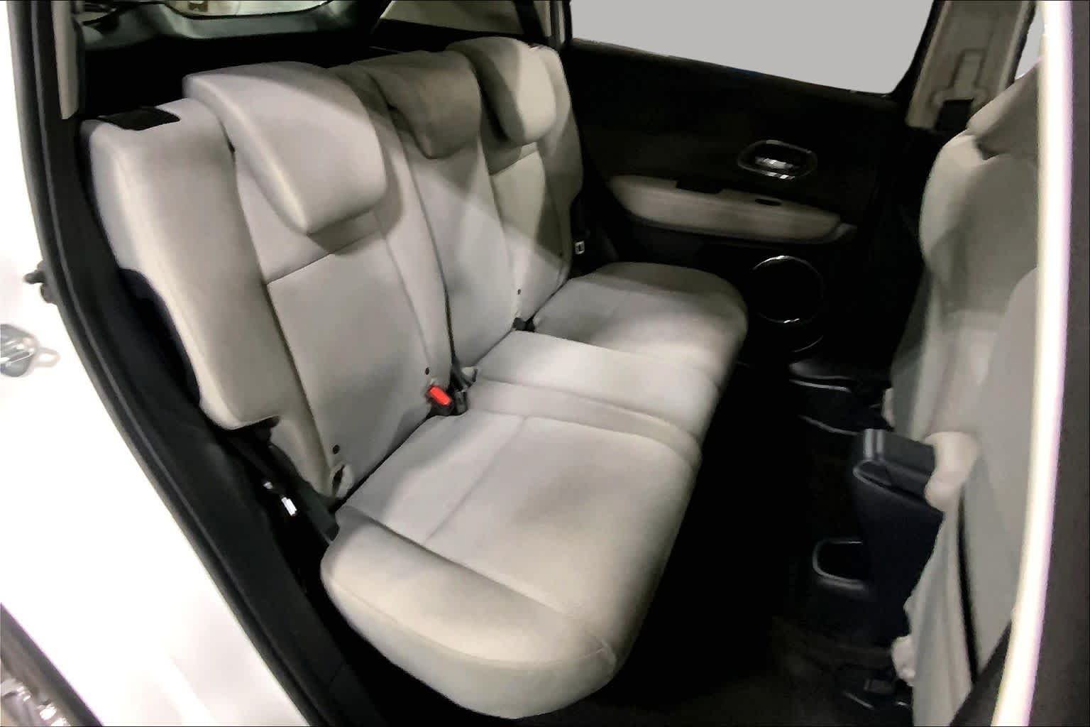 Used 2022 Platinum White Pearl Honda EX image 20
