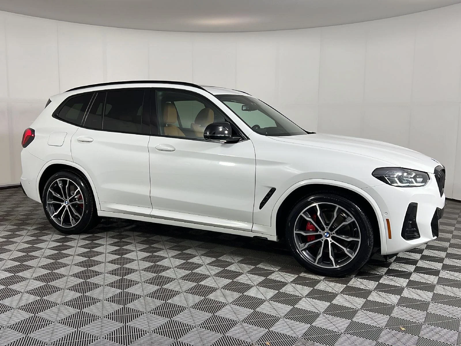Used 2022 Alpine White BMW M40i image 3