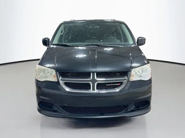 Used 2013 Brilliant Black Crystal Pearlcoat Dodge SXT image 3
