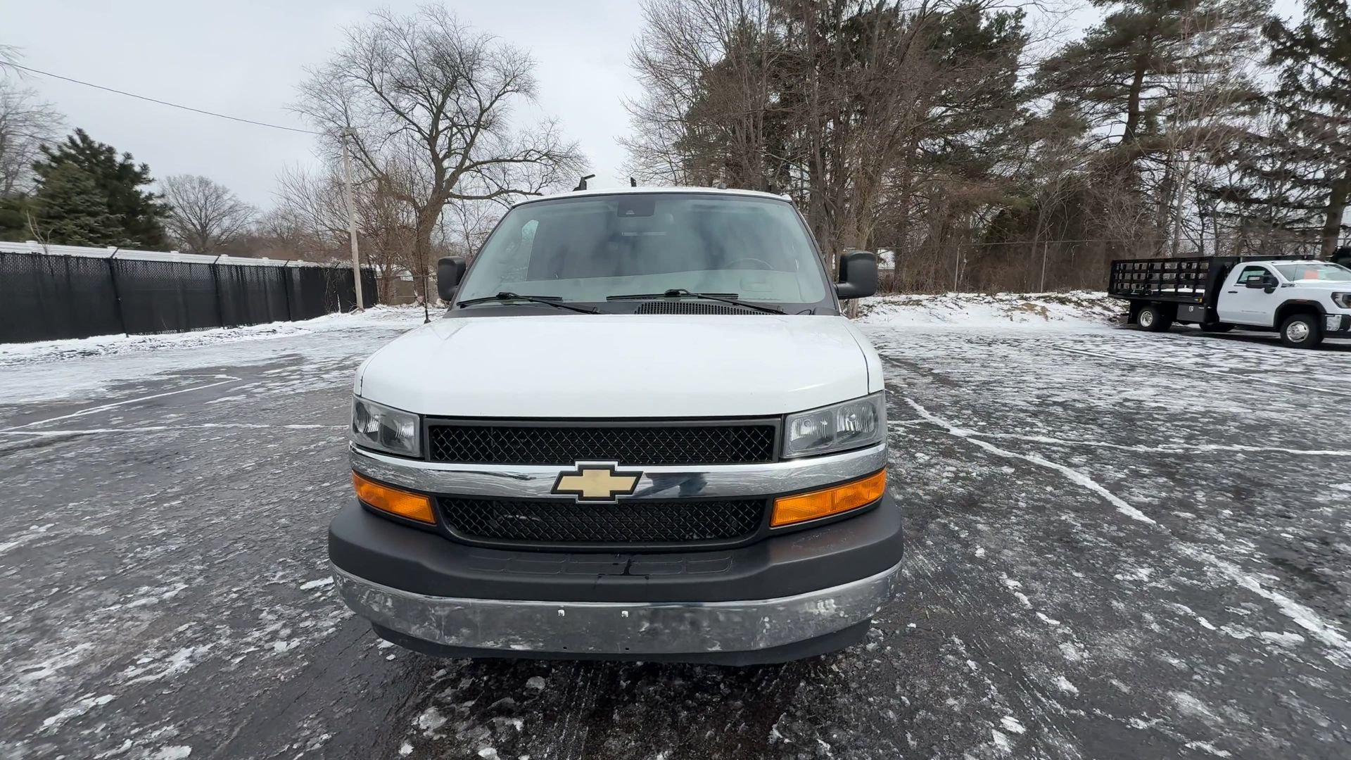 Used 2022 Summit White Chevrolet WT image 3