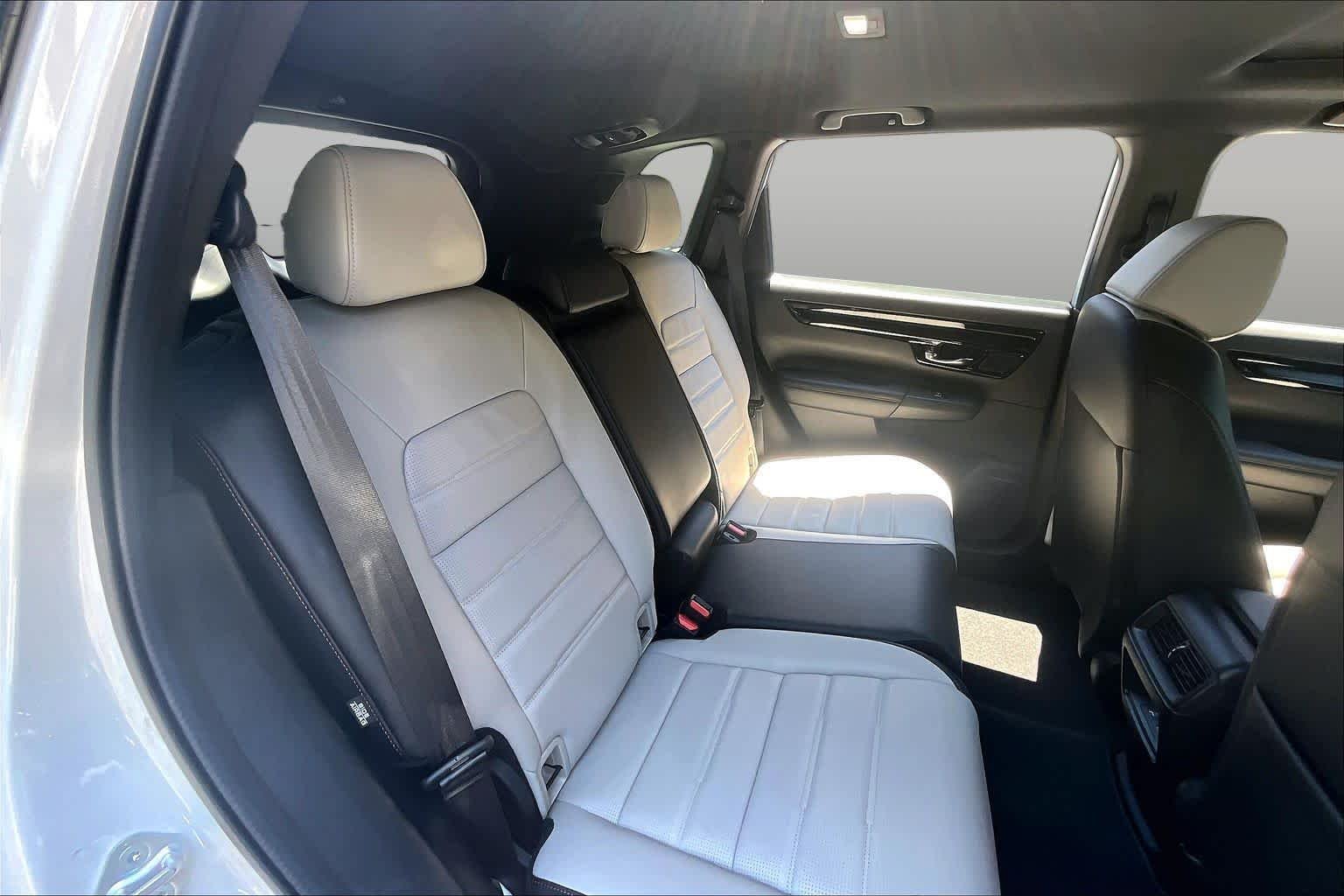 Used 2025 Platinum White Pearl Honda Sport Touring image 21