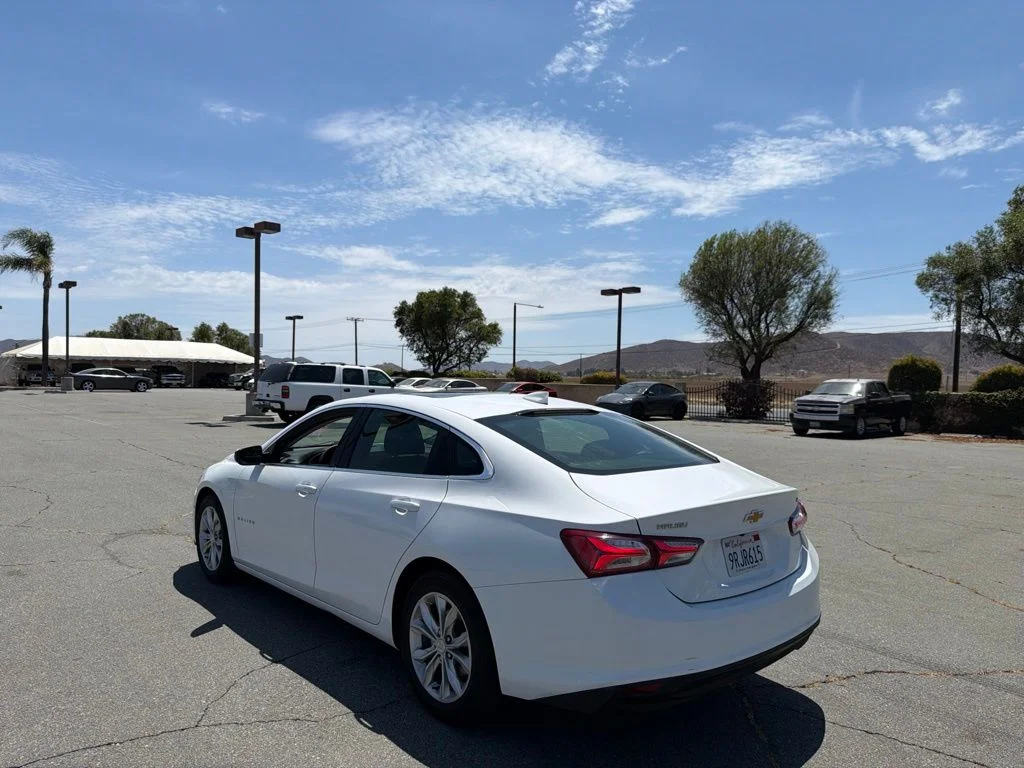 Used 2022 White Chevrolet LT image 4