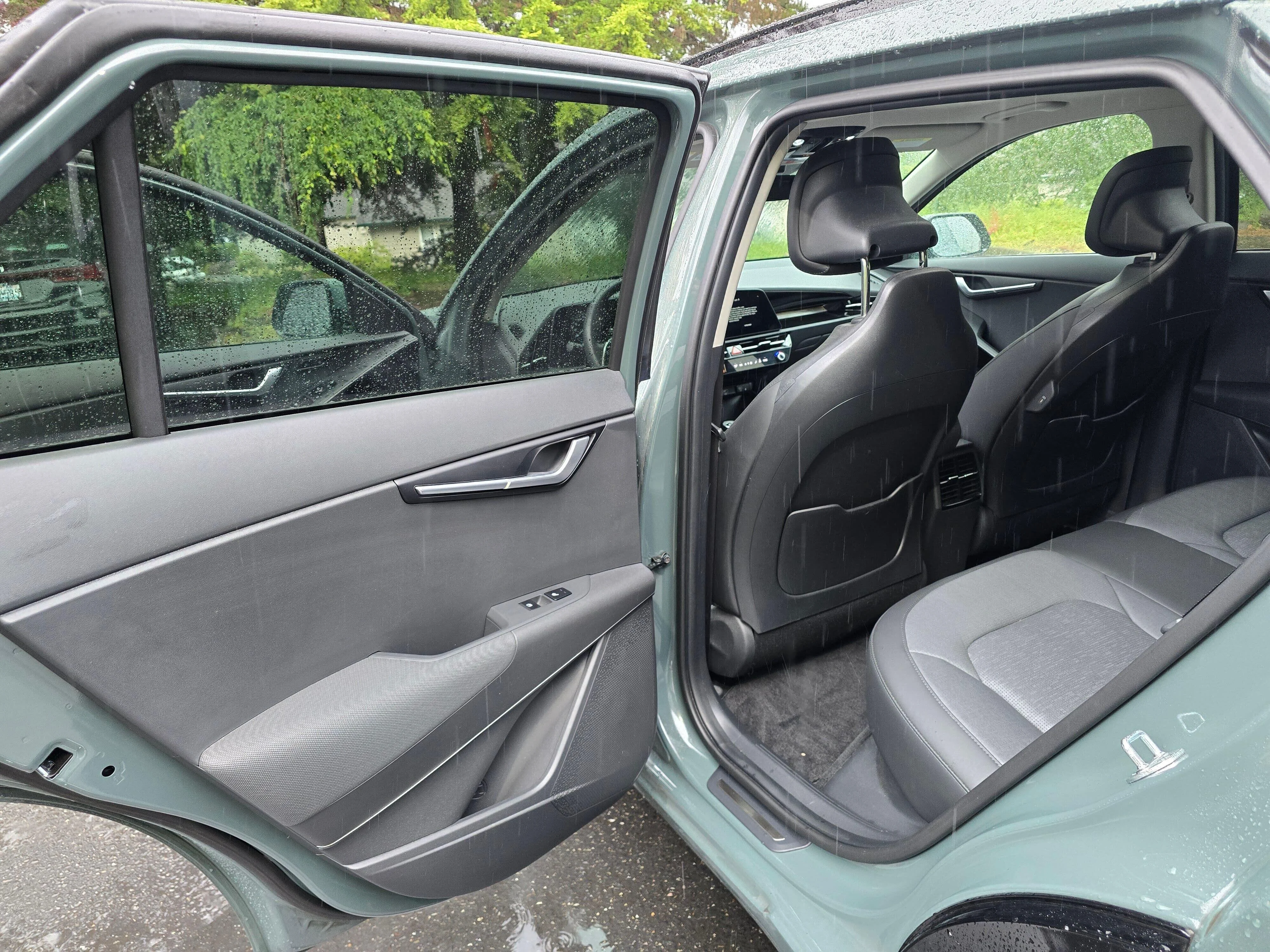 Certified Used 2023 Green Kia Wave image 9