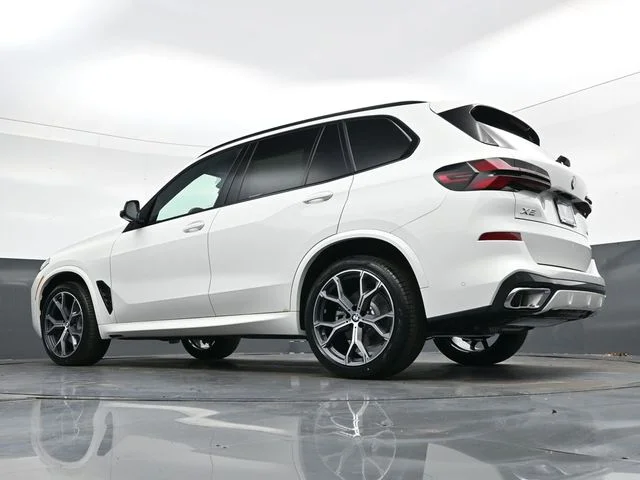 Used 2026 White BMW xDrive40i image 32