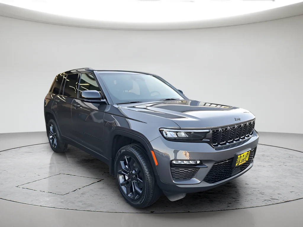 New 2025 Baltic Gray Metallic Clear-Coat Exterior Paint Jeep Limited image 7