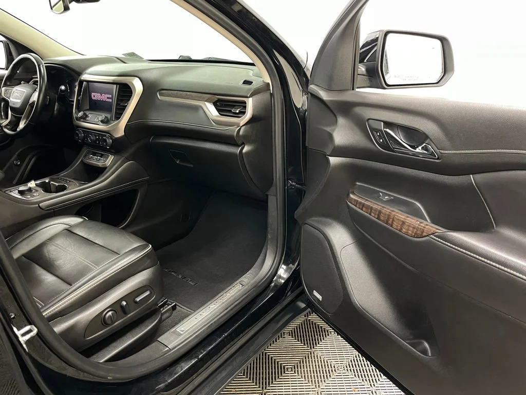 Used 2023 Ebony Twilight Metallic GMC Denali image 39