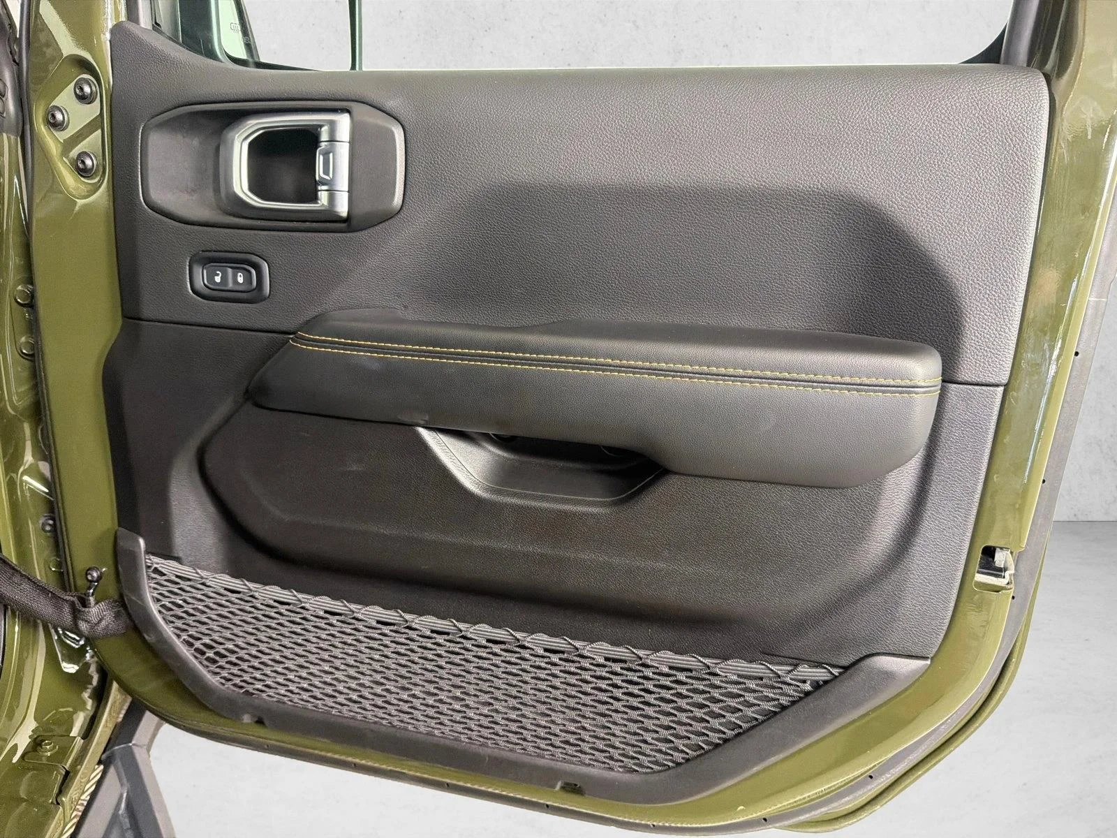Used 2024 Green Jeep Sahara image 14